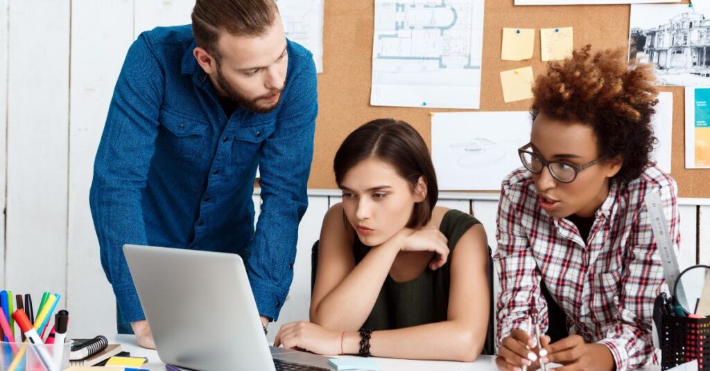 what's the difference between information technology and computer science